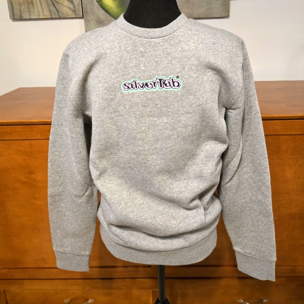 Silvertab sweatshirt Light Gray Crewneck Sweater/NWT/SMALL